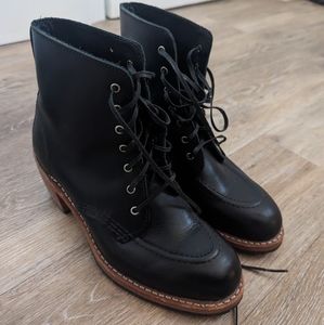 Redwing women's "Clara" heeled boot in black leather. Size 7